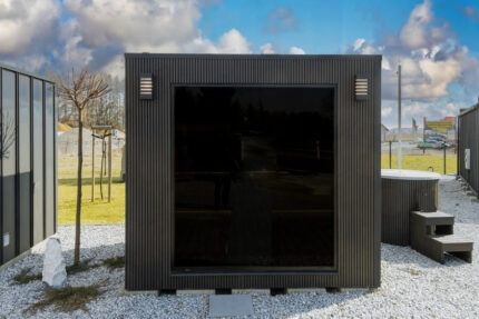 sauna premium 220 od gardwells pohled zepředu na vstup